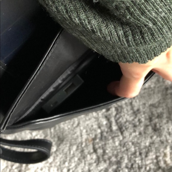 Solar-Powered Backpack - Picture 3 of 5